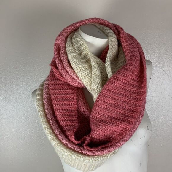 Beautiful infinity scarf tie dye pink - Picture 3 of 6